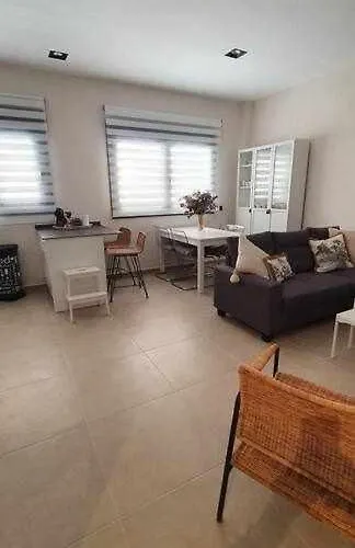 Estupendo Piso Nuevo En Playa Victoria *