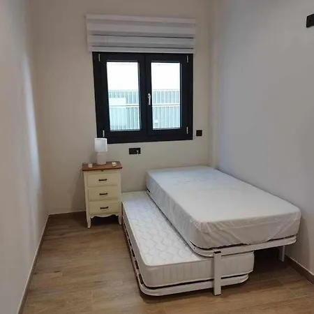 Estupendo Piso Nuevo En Playa Victoria Apartment *